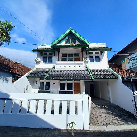 Homestay Simply Homy Warungboto Dekat Gembiraloka Джок'якарта Екстер'єр фото